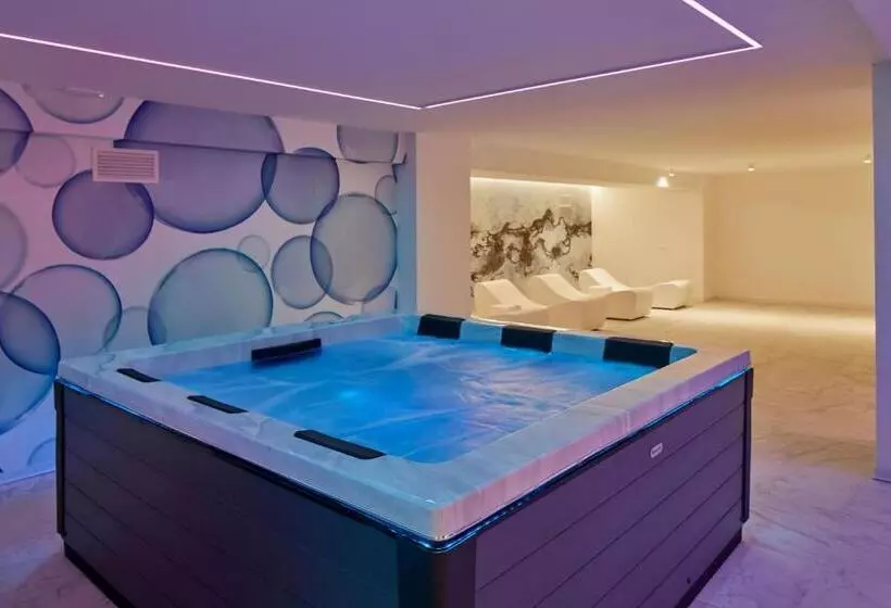 فندق Riva Palace