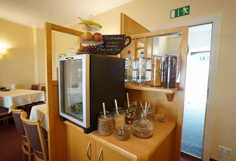 Отель Sauer Garni