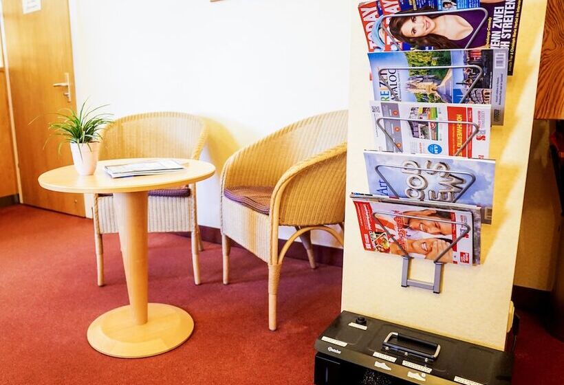 ホテル Sauer Garni