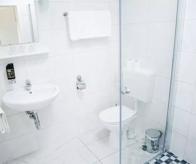 Отель Sauer Garni