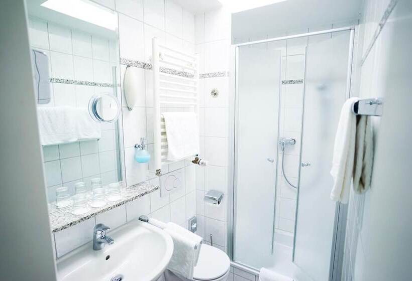 ホテル Sauer Garni