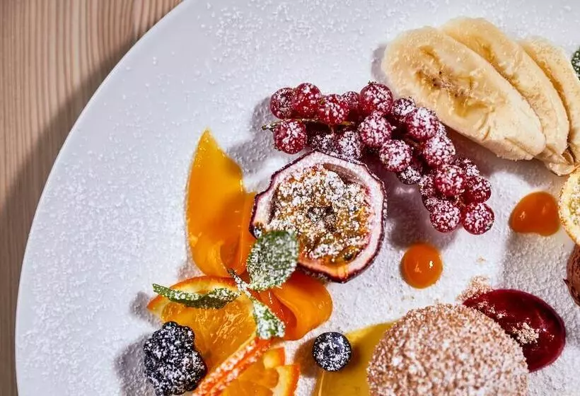 Отель Walther V.d. Vogelweide Superior