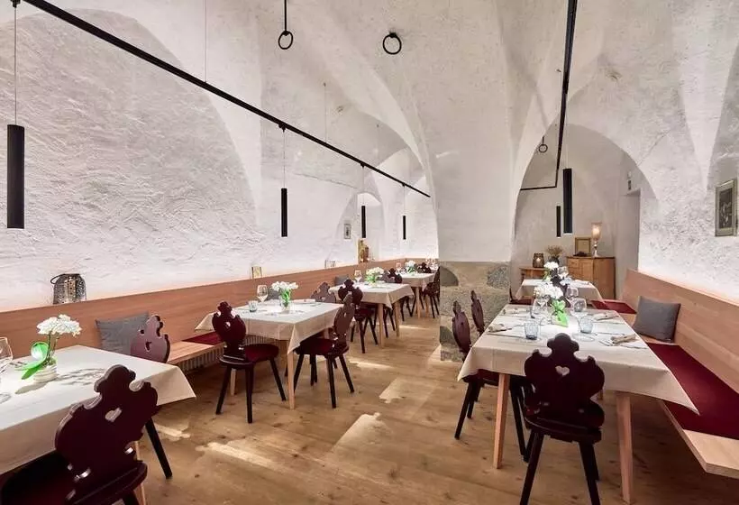 Отель Walther V.d. Vogelweide Superior