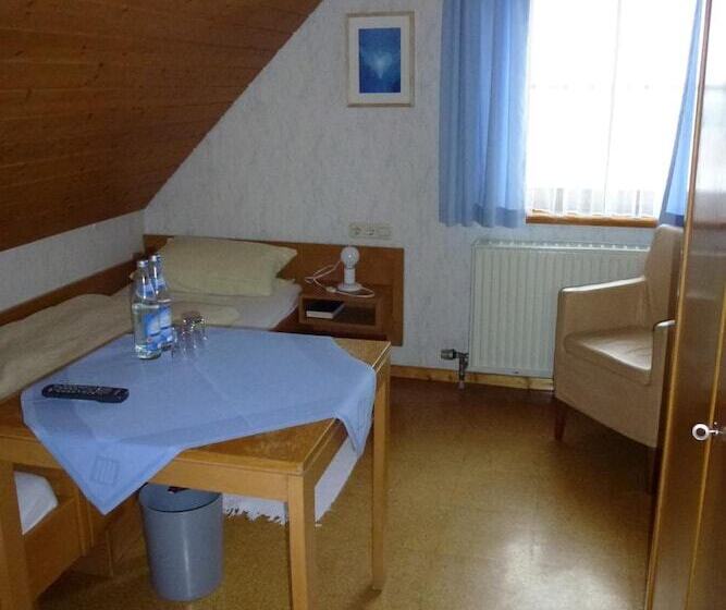 بنسيون Landhotel Oßwald