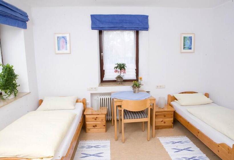 بنسيون Landhotel Oßwald