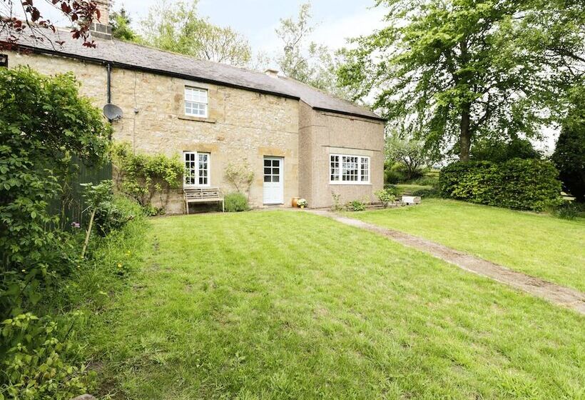 2 Redeswood Cottages