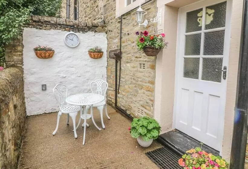 Daisy's Holiday Cottage