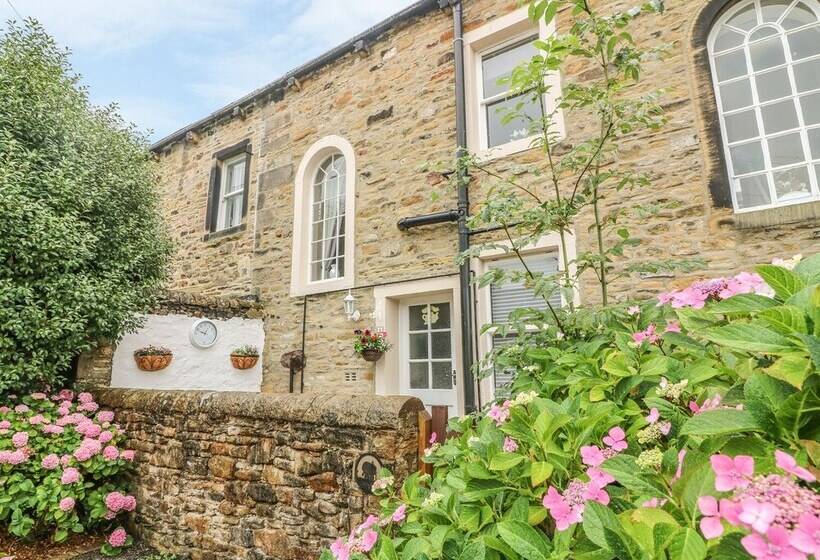 Daisy's Holiday Cottage