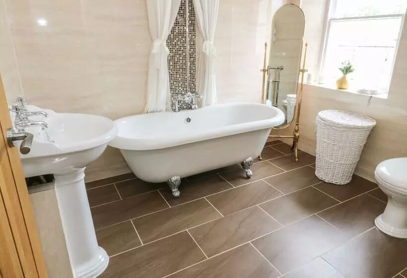 Daisy's Holiday Cottage