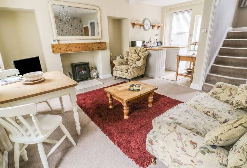 Daisy's Holiday Cottage