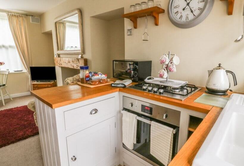 Daisy's Holiday Cottage