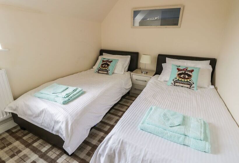 Dotty's Sunshine Cottage