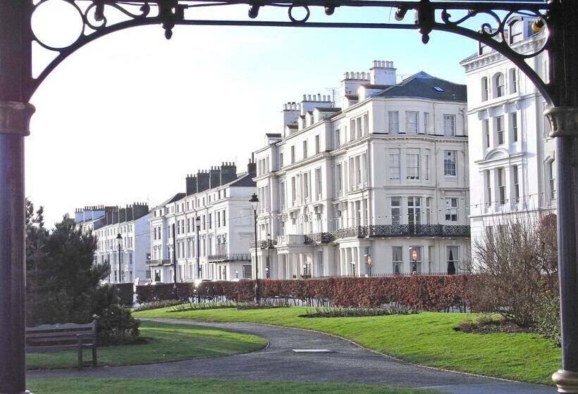 Dotty's Sunshine Cottage