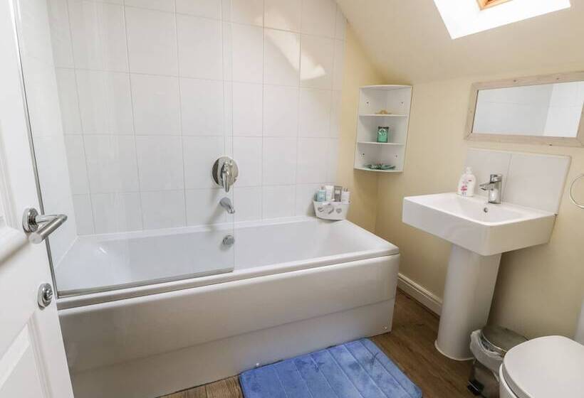 Dotty's Sunshine Cottage