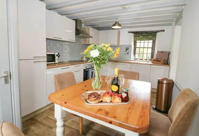 Edmunds Cottage