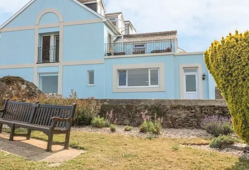 Panoramic Cottage
