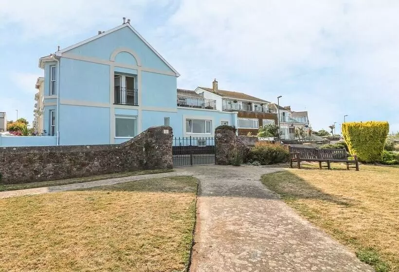 Panoramic Cottage