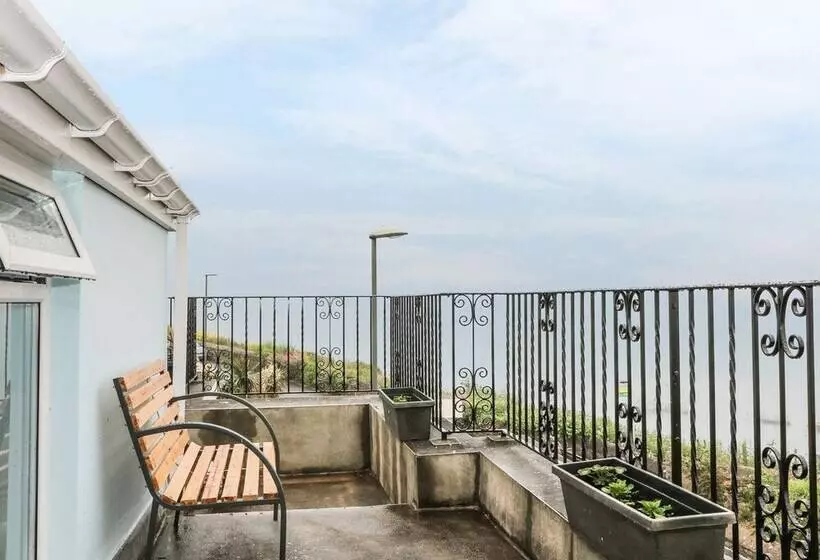 Panoramic Cottage