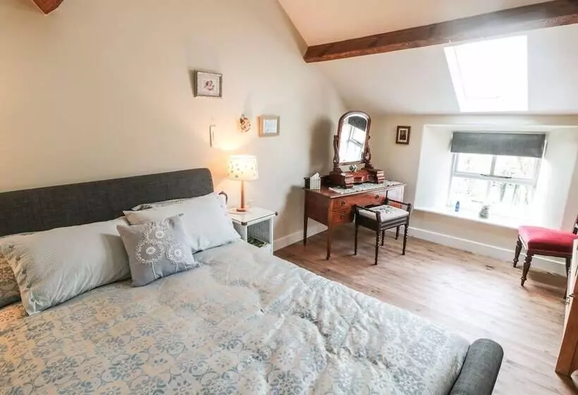 The Ivy Barn