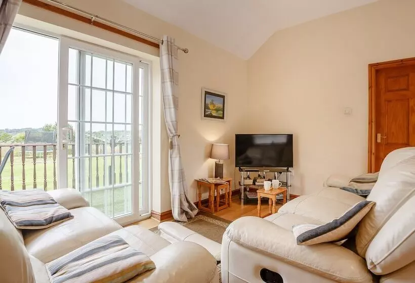 3 Black Horse Cottages