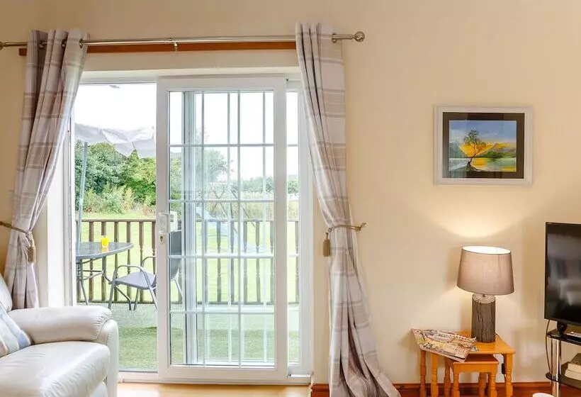 3 Black Horse Cottages