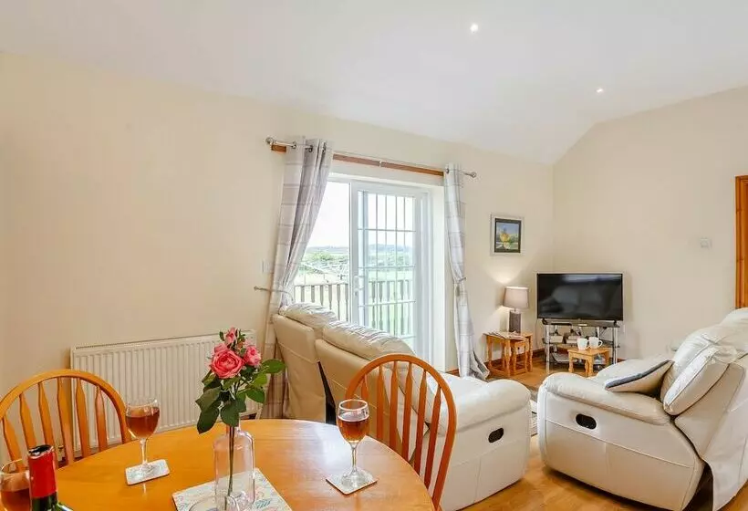 3 Black Horse Cottages