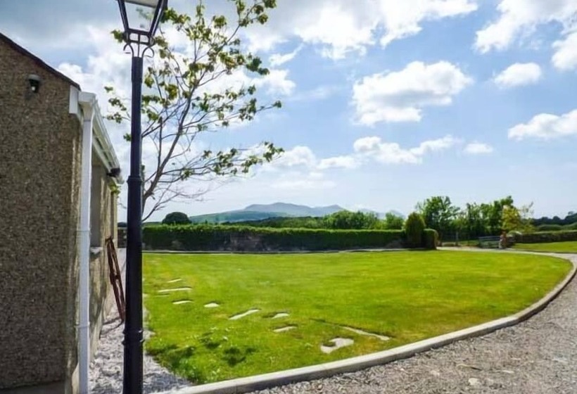 Garreg Wen Isaf Bach