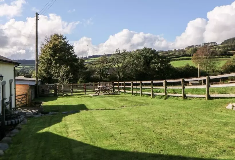 Higher Whiddon Farm Whiddon Well