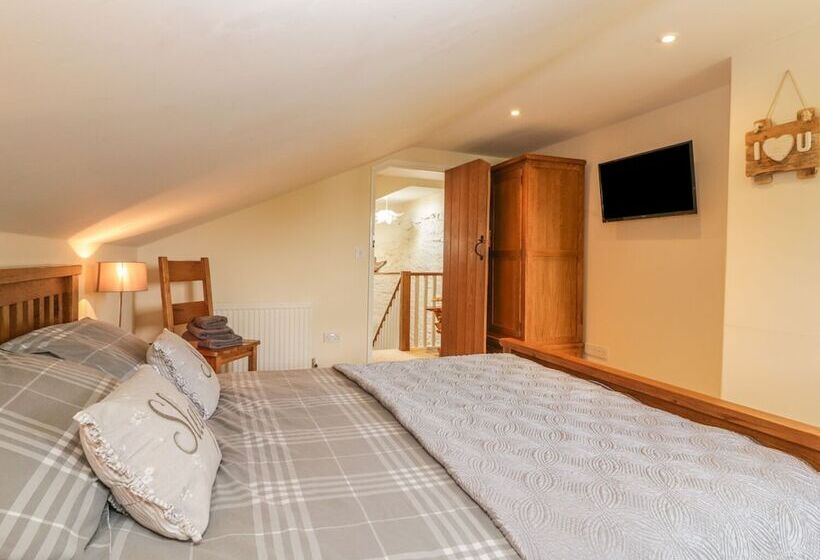 Higher Whiddon Farm Whiddon Well