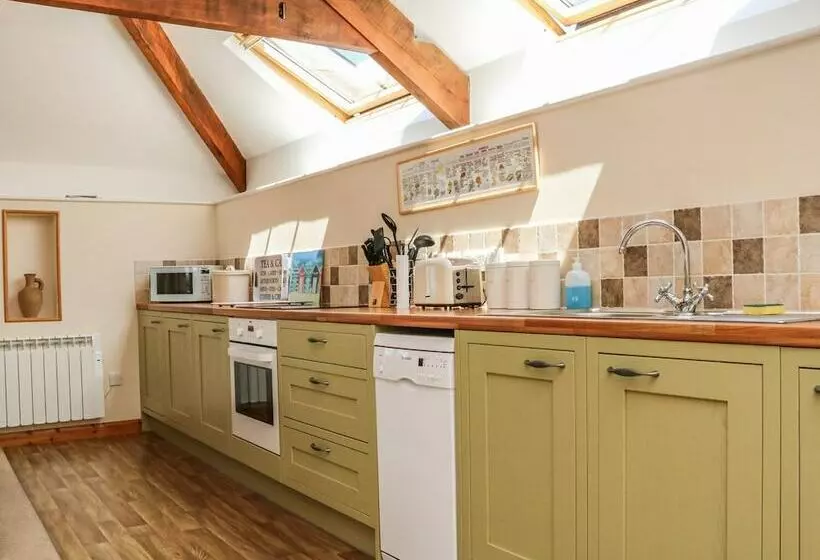 Lundy View Cottage