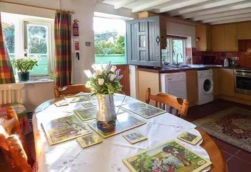 Milk Wood Cottage