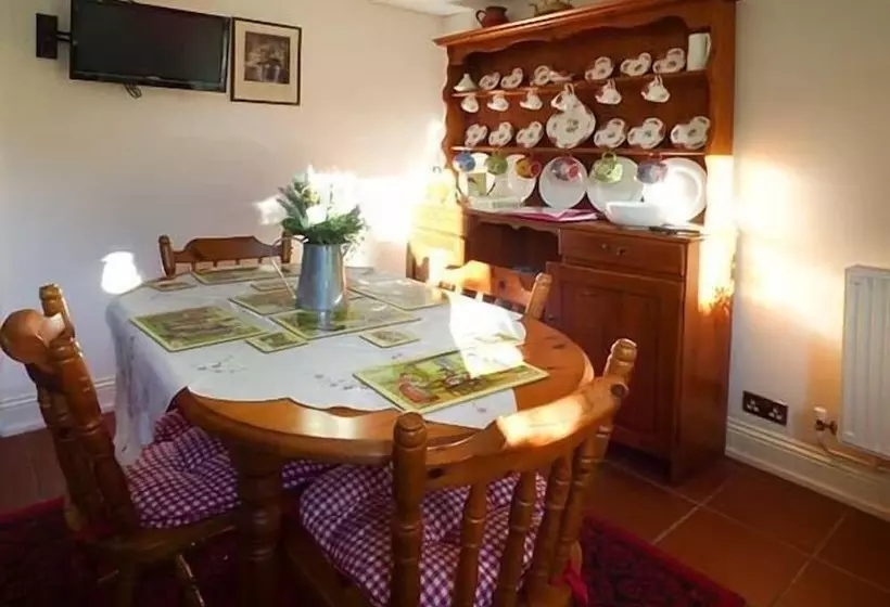 Milk Wood Cottage
