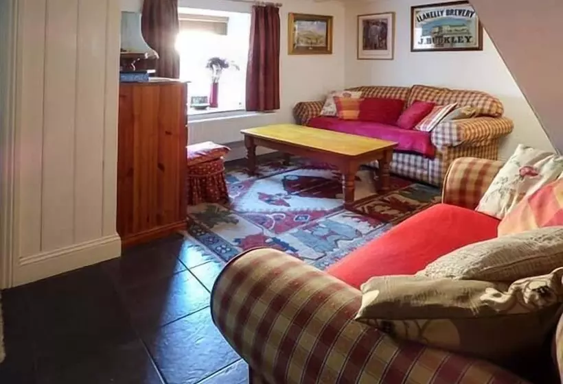 Milk Wood Cottage