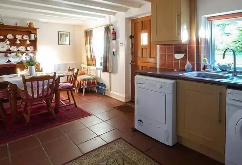 Milk Wood Cottage