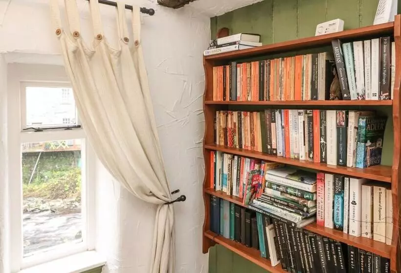 Pauls Fold Holiday Cottage