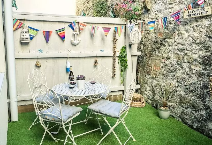 Seasalt Cottage