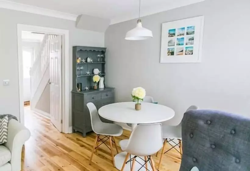 Seasalt Cottage