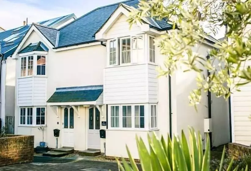 Seasalt Cottage