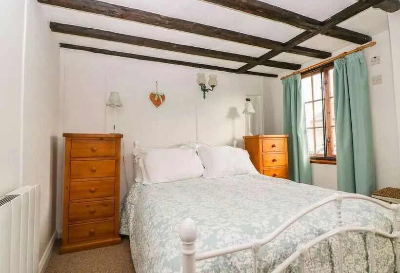 Swanfield Cottage