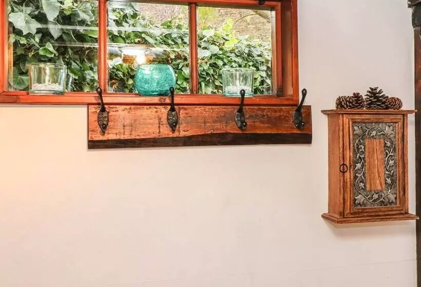 Swanfield Cottage
