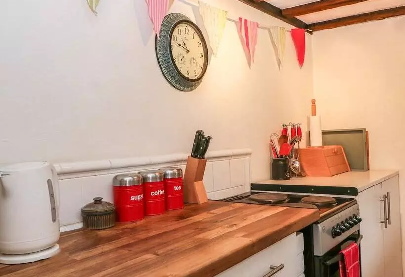 Swanfield Cottage
