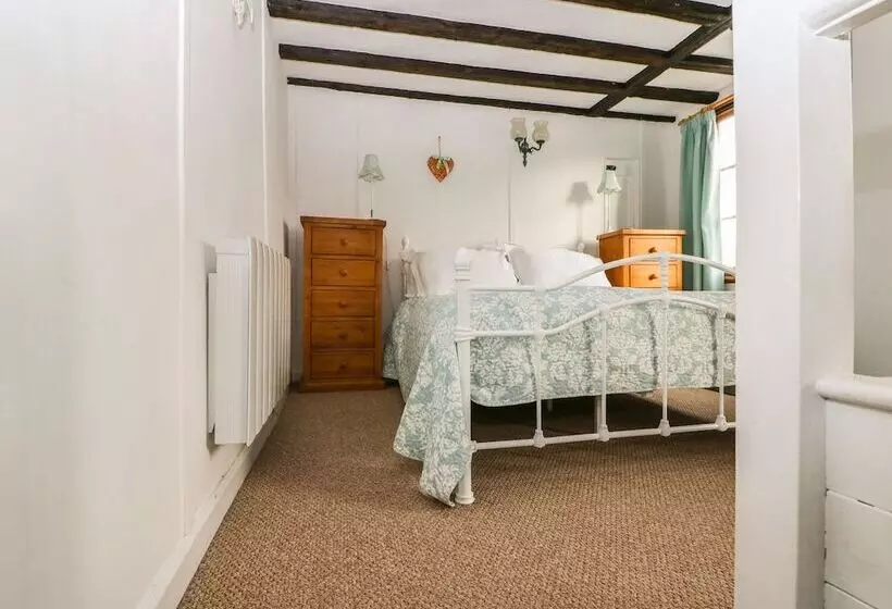 Swanfield Cottage