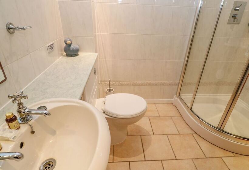 9 Beachcombers Apartments