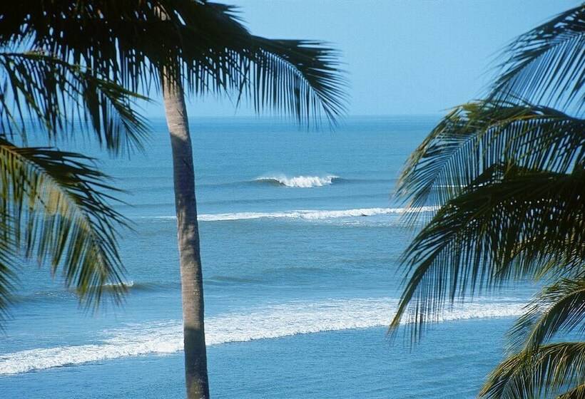 Общежитие Riomar Surf Camp