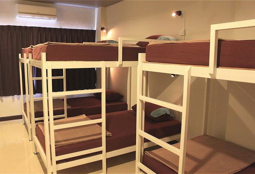 Ananas Phuket Central Hostel   Adults Only