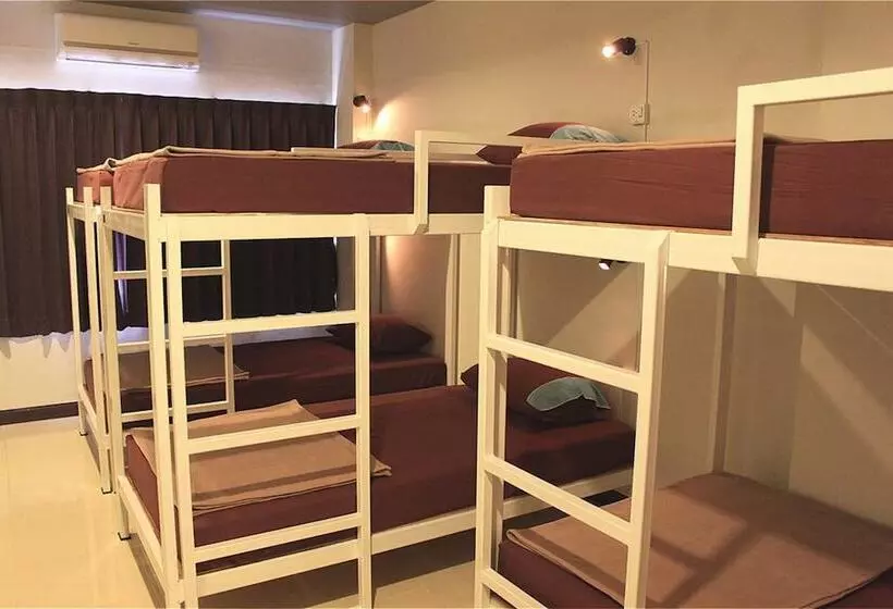 Ananas Phuket Central Hostel   Adults Only