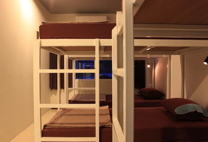 Ananas Phuket Central Hostel   Adults Only