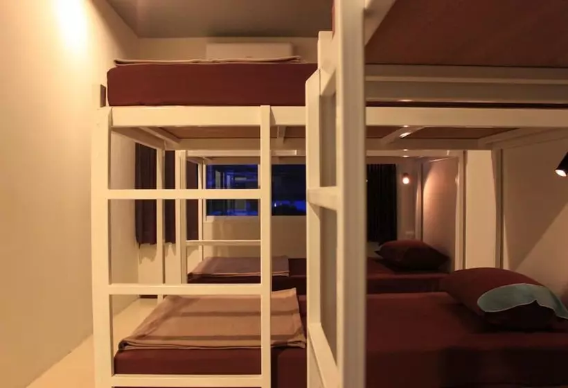 Ananas Phuket Central Hostel   Adults Only