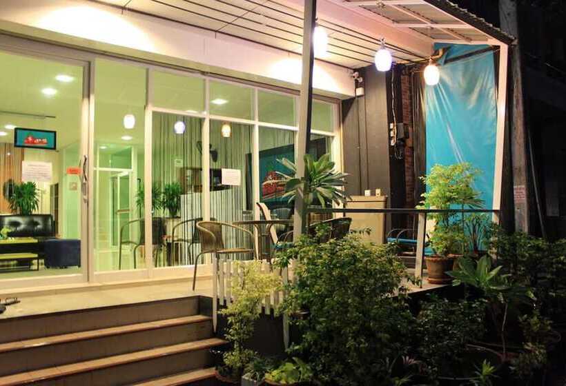 Ananas Phuket Central Hostel   Adults Only