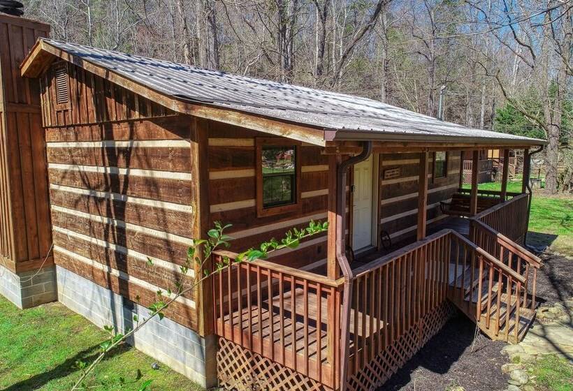 Creekside Memories 2 Bedrooms, 2 Baths, Sleeps 6 Cabin By Redawning